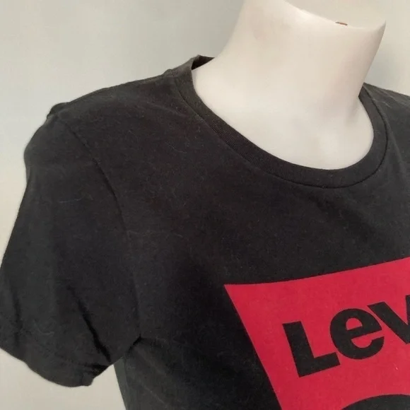 Small black Levi’s top - Picture 2 of 6